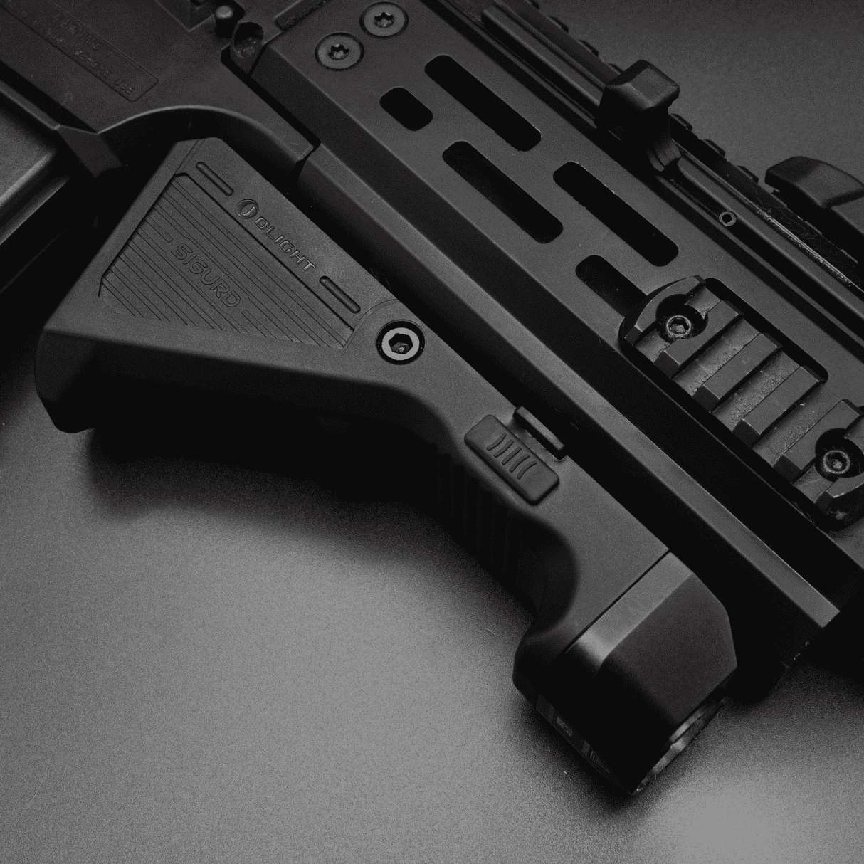 O Light Sigurd Angled Grip Light